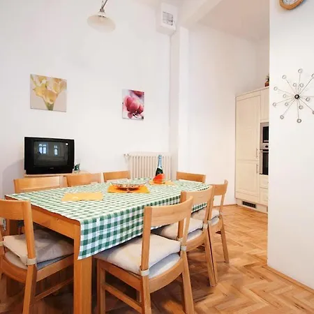 Apartment Sinagoga *